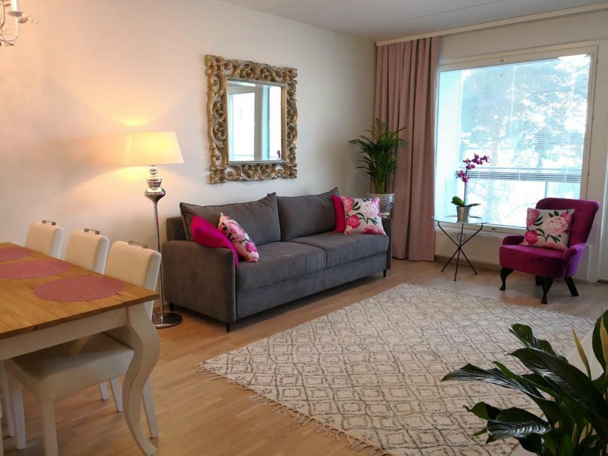 Charming Pine View Apartment วานตา ภายนอก รูปภาพ